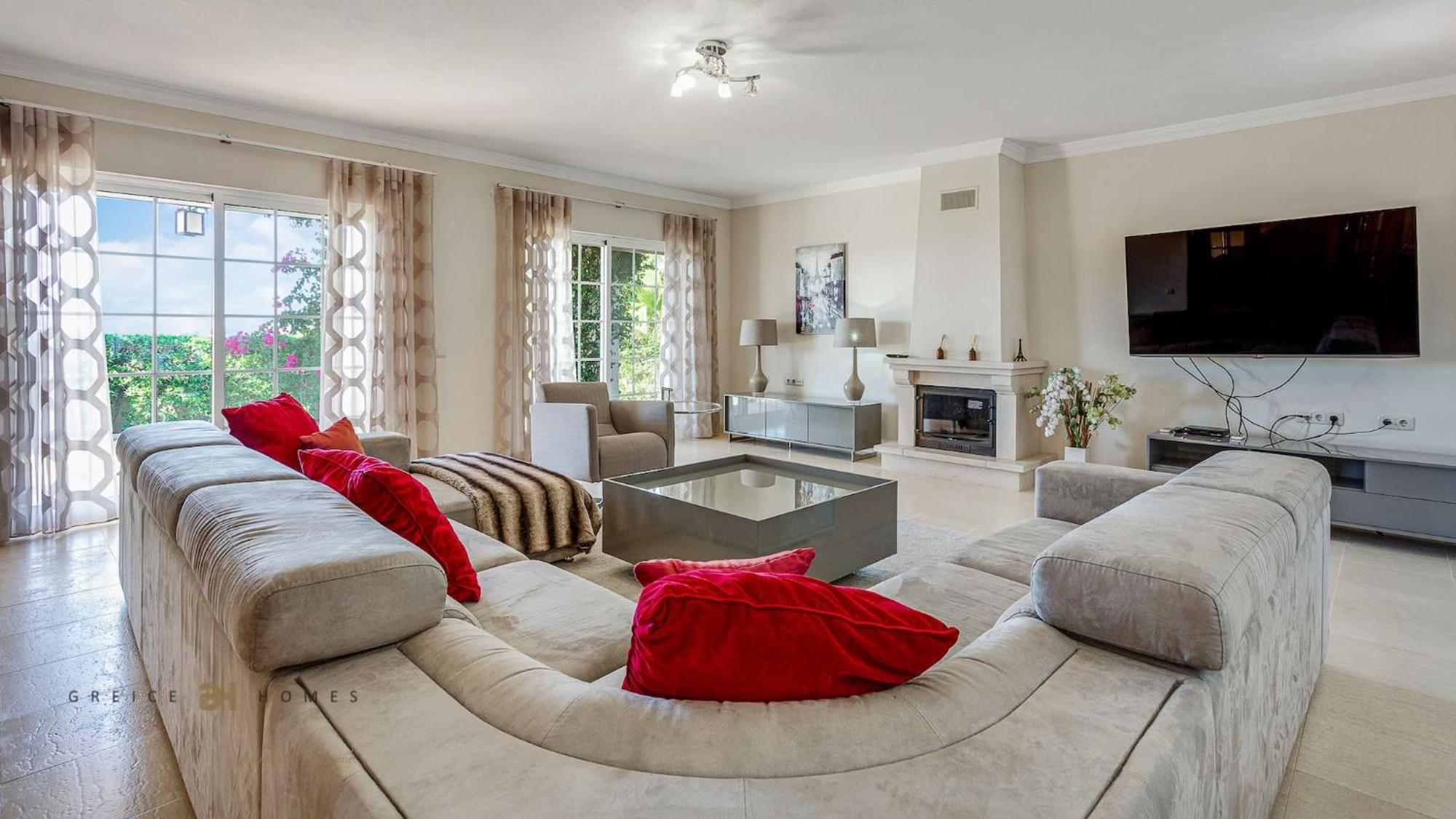 Luxuosa Moradia V5 Em - Greice Homes