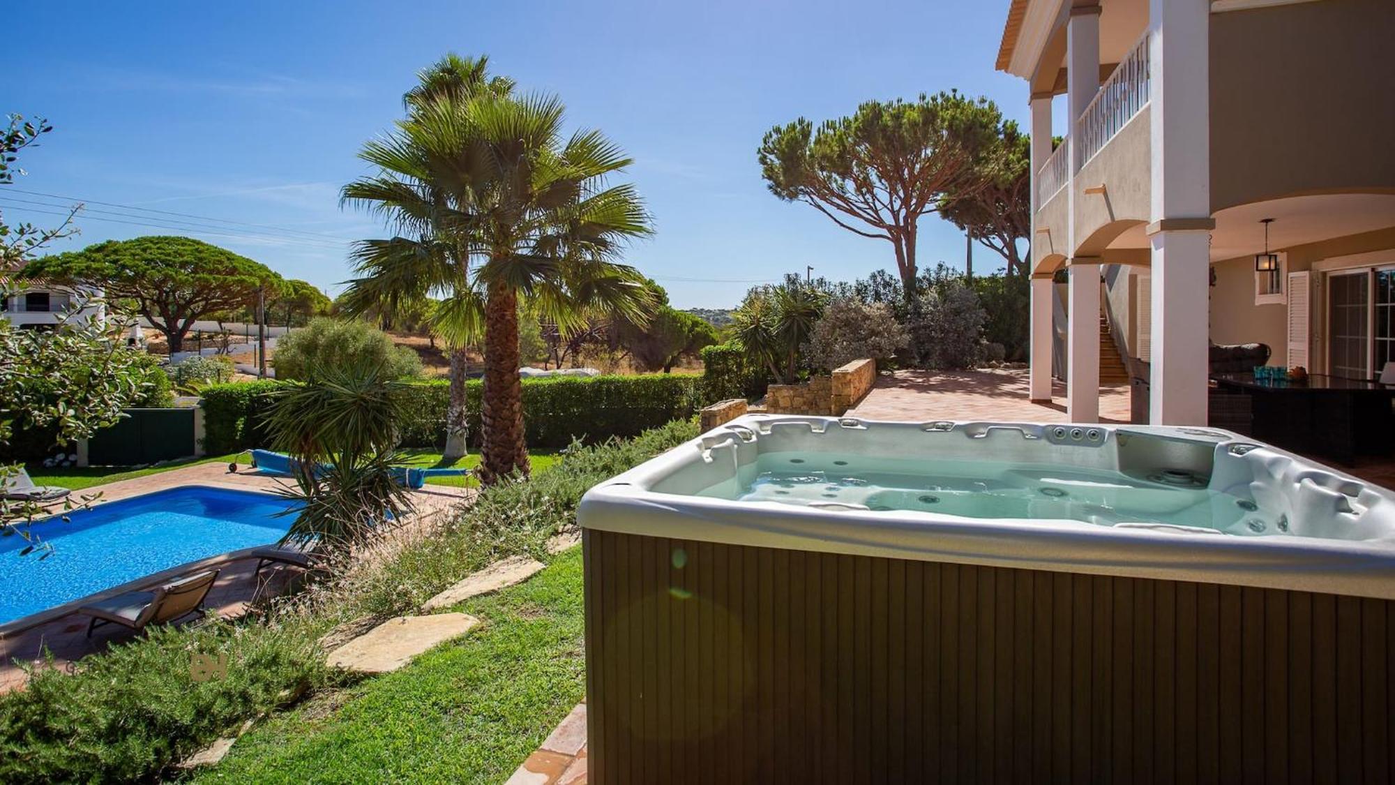 Luxuosa Moradia V5 Em - Greice Homes Quarteira
