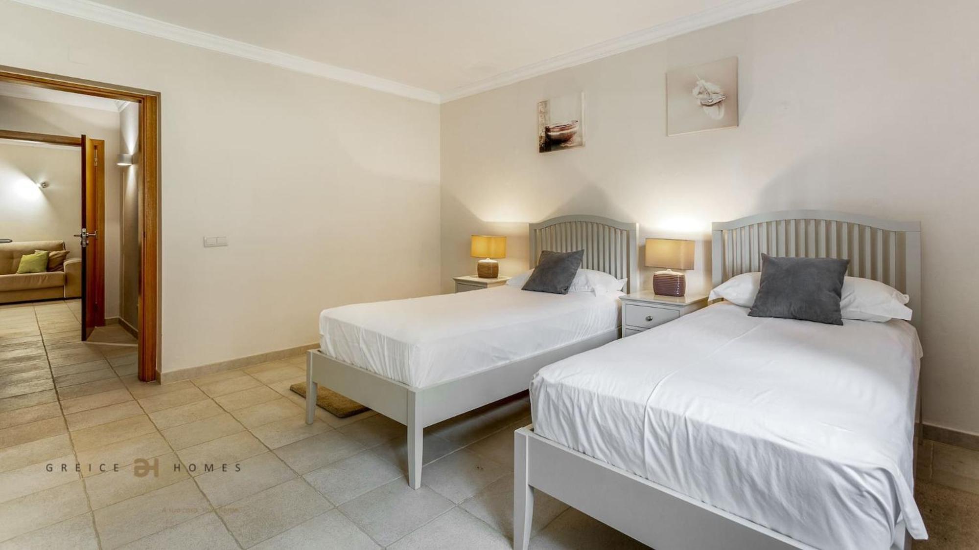 Luxuosa Moradia V5 Em - Greice Homes Villa