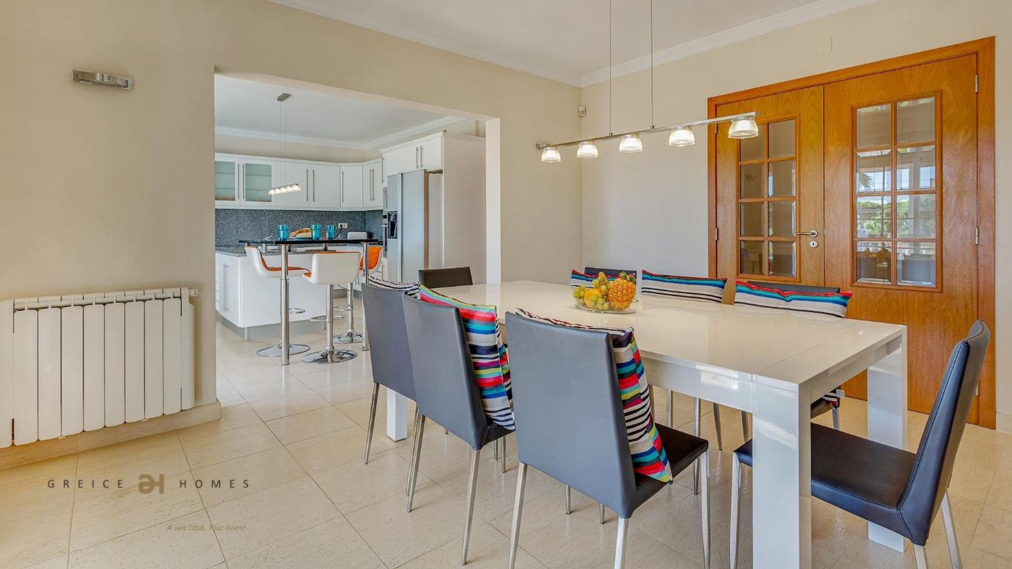 Villa Luxuosa Moradia V5 Em - Greice Homes