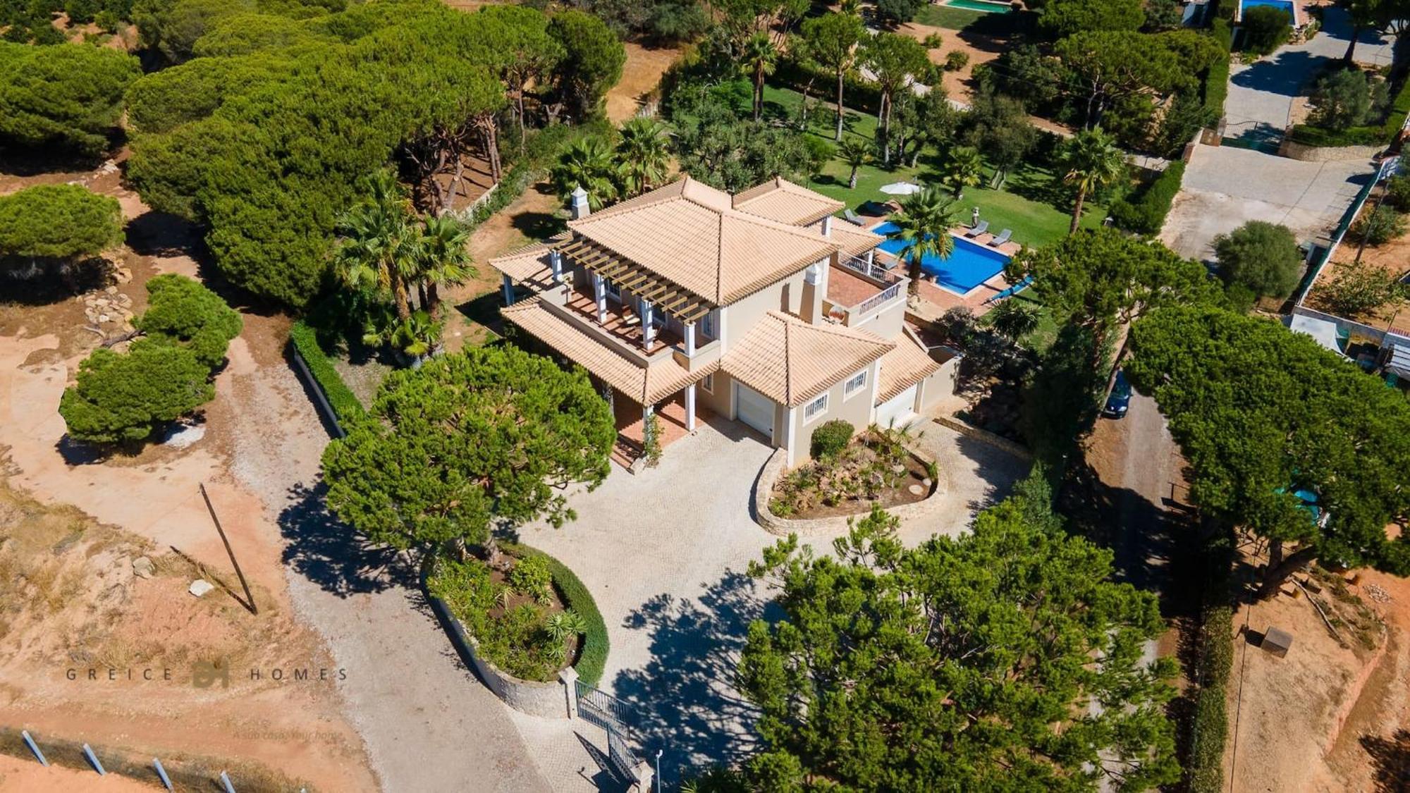 Villa Luxuosa Moradia V5 Em - Greice Homes *