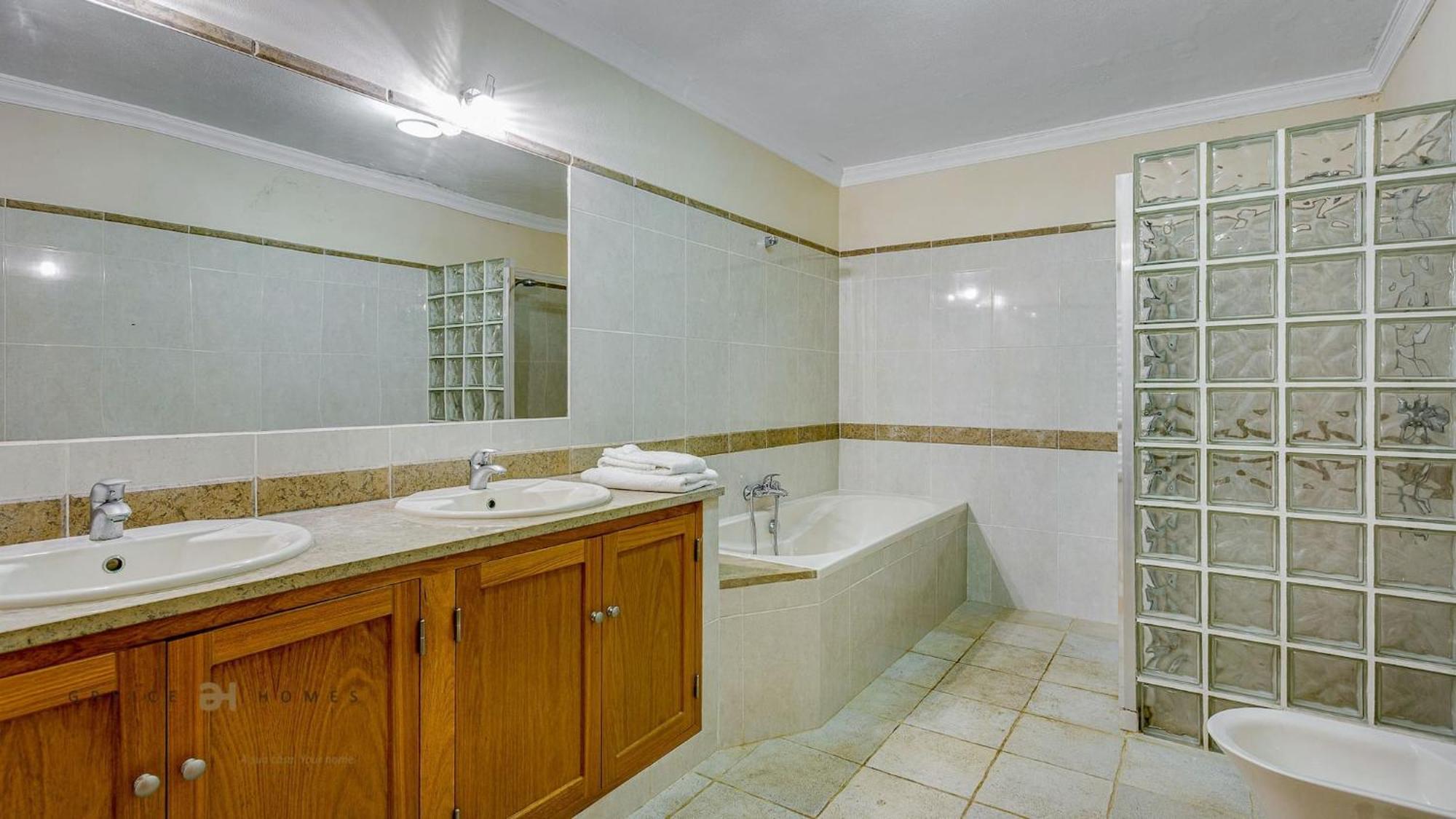 Villa Luxuosa Moradia V5 Em - Greice Homes *
