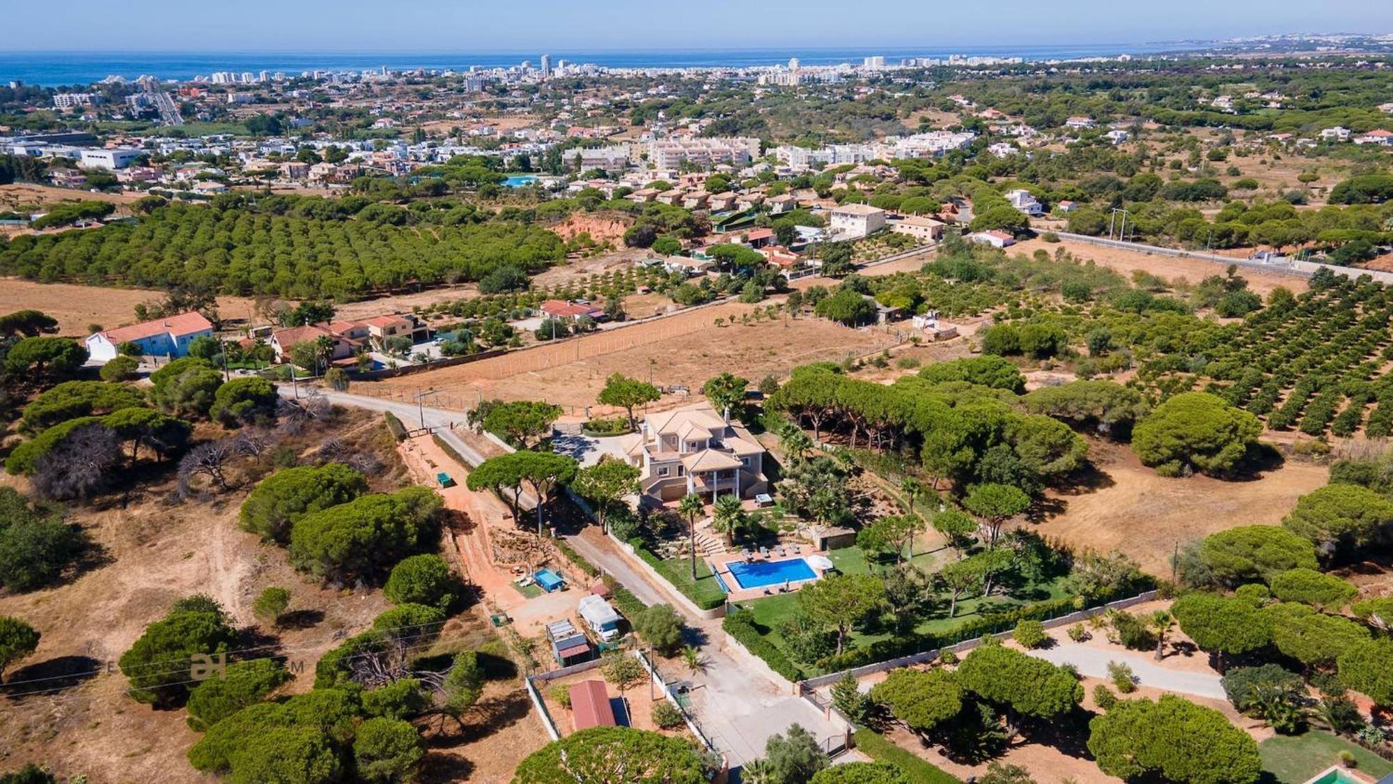 Luxuosa Moradia V5 Em - Greice Homes *