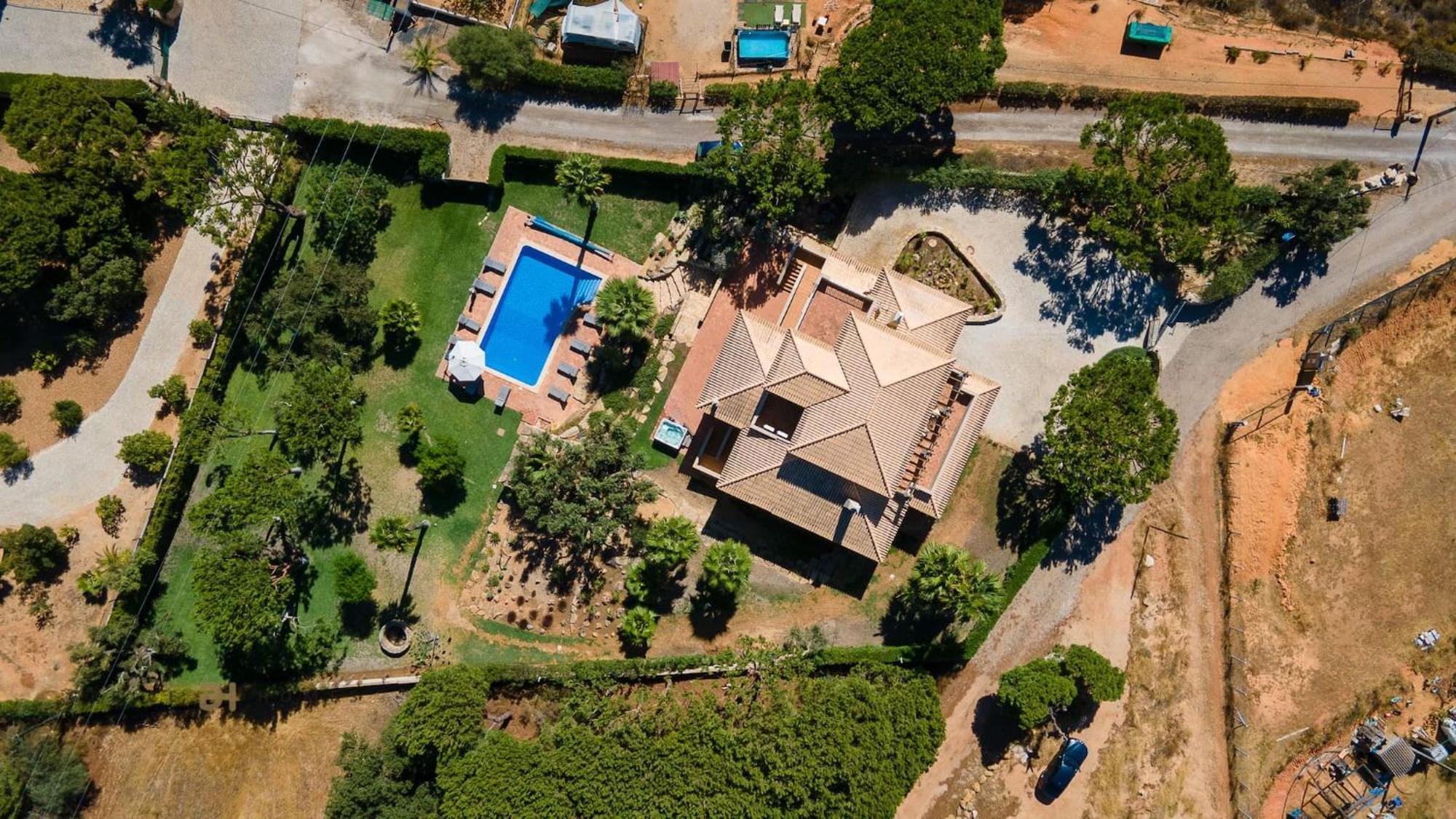 Luxuosa Moradia V5 Em - Greice Homes