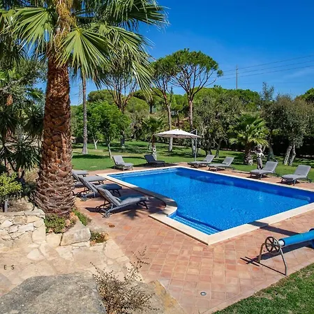 Luxuosa Moradia V5 Em Quarteira - Greice Homes Exterior photo