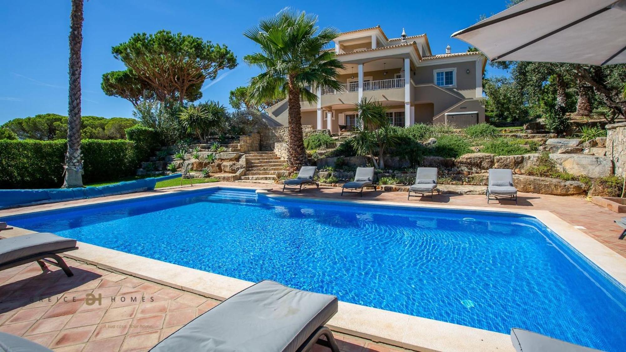 Villa Luxuosa Moradia V5 Em - Greice Homes